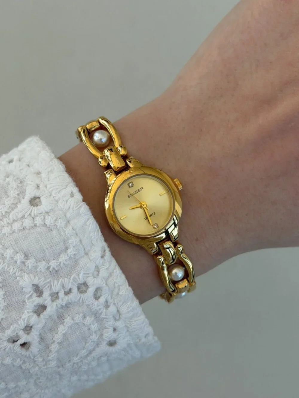 SKU0580 Retro Gold White Pearl Gemstones Women Watch Bracelet Stainless steel
